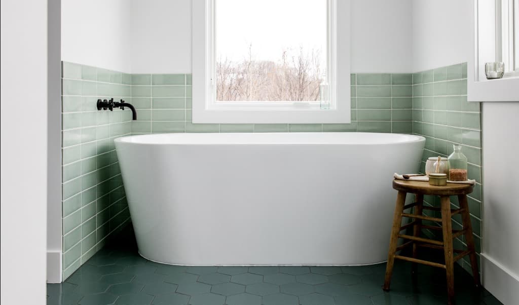 Как обновить ванную комнату без ремонта с минимальными вложениями своими руками