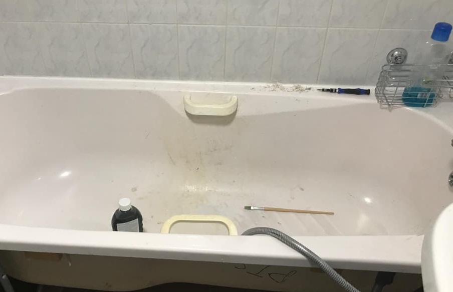 Як прибрати подряпини з акрилової ванни в домашніх умовах